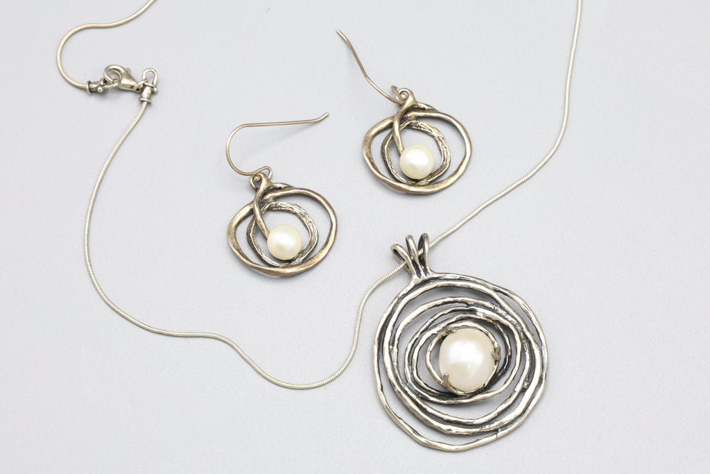 Israel Brutalist Jewelry Set With Abstract Spiral Nest 925 Silver And Round Pearl Accents, Pendant On A Cable Chain, Wire Dangle Earrings