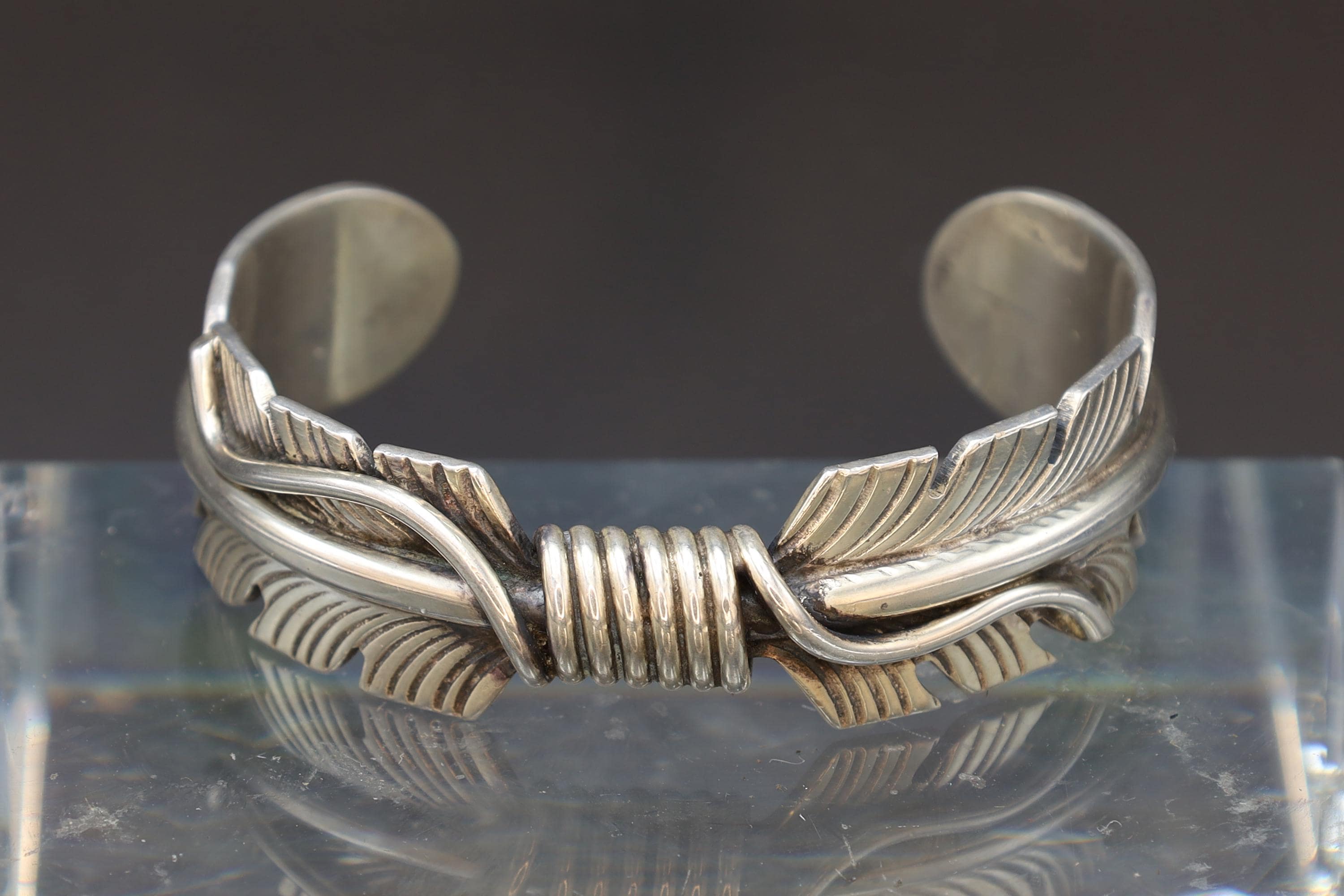 Navajo Mike Thomas Jewelry, Cuff Bangle Made Out Sterling Silver, Falcon Feathers, Southwestern Americana Fashion Accessories