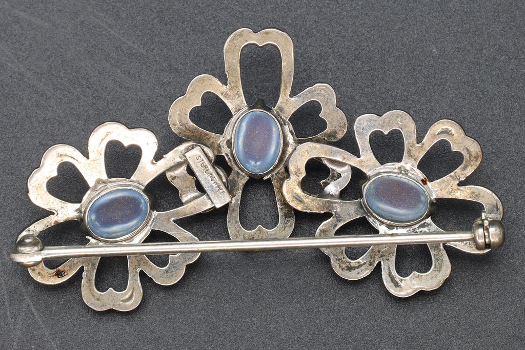Mid Century WE Richards Jewelry, A Floral Design Brooch Pin, Sterling Silver And Moonstone Cabochons, Hallmarks, Retro American Fashion