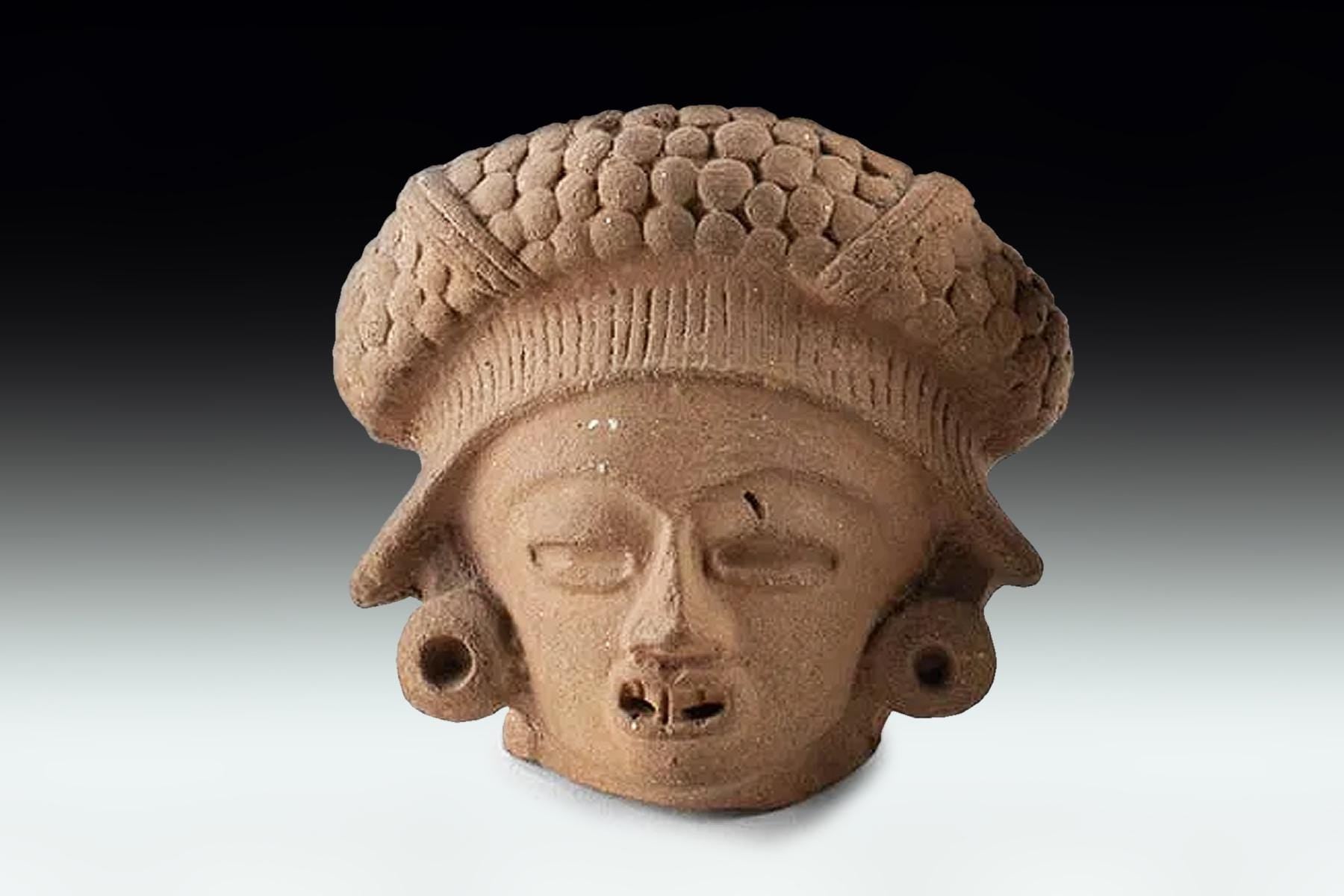 Ancient Pre-Columbian Veracruz Ceramic Head, Totonac Or Remojadas, Dated As Circa 800 AD, Mexican PreHispanic Antiquities And Art