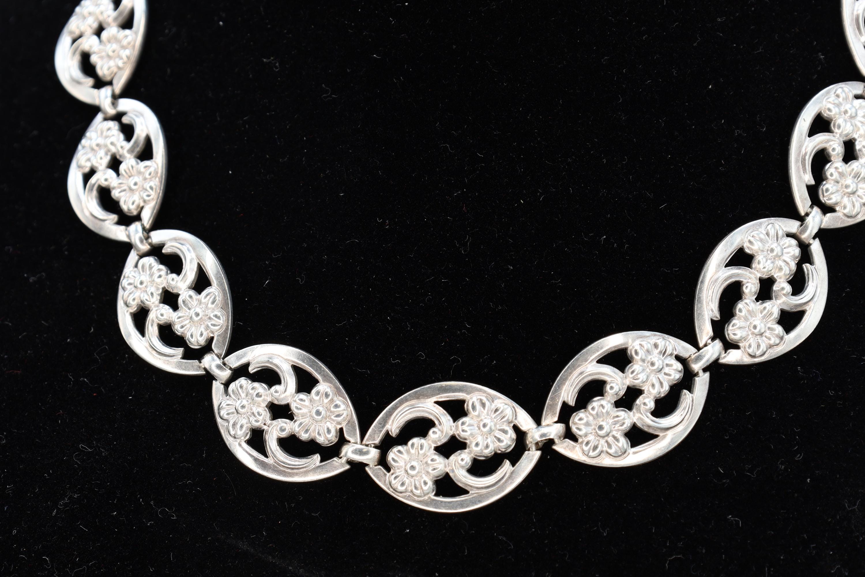 Panel Necklace With Flowers By Sterling WRE Richards, A Vintage 1950s American Jewelry, Oval Cut Out Links, Retro Fashion Accessories