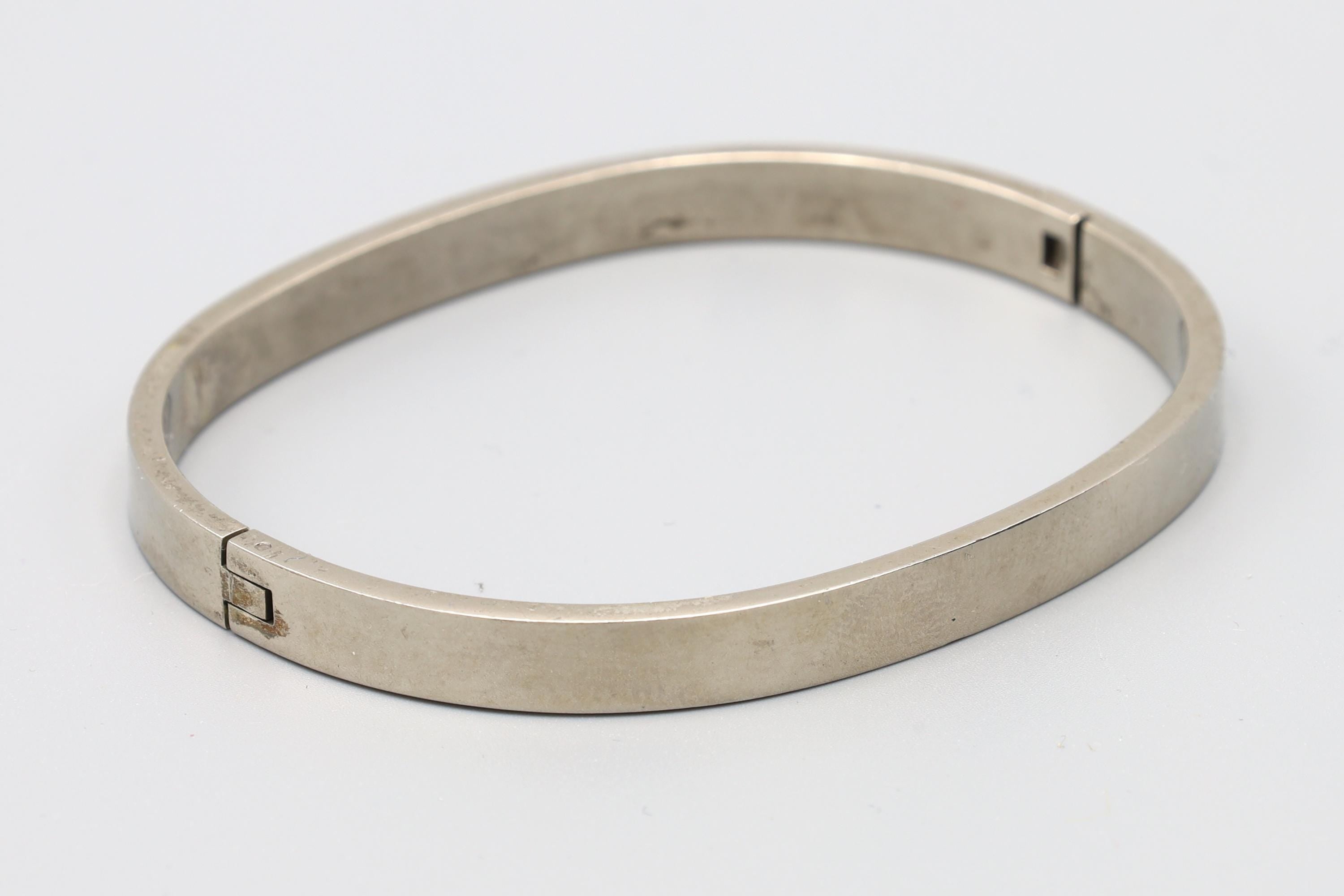 Modernist Square Bangle Bracelet Made Out 925 Sterling Silver, Round Edges And Hinged, Weight 23 Grams, Vintage Jewelry