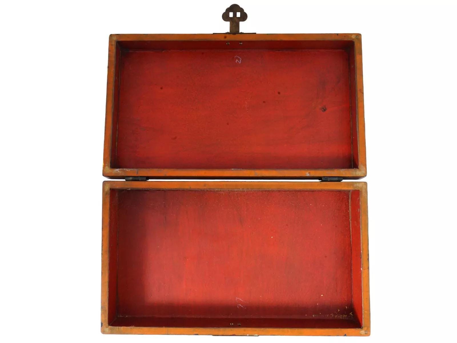 Antique Early 20th Century, Chinese Republic Period, Lacquered Wooden Jewelry Box Adorned With Good Luck Children Figures On The Cover