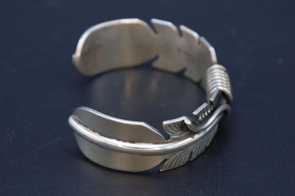 Navajo Mike Thomas Jewelry, Cuff Bangle Made Out Sterling Silver, Falcon Feathers, Southwestern Americana Fashion Accessories