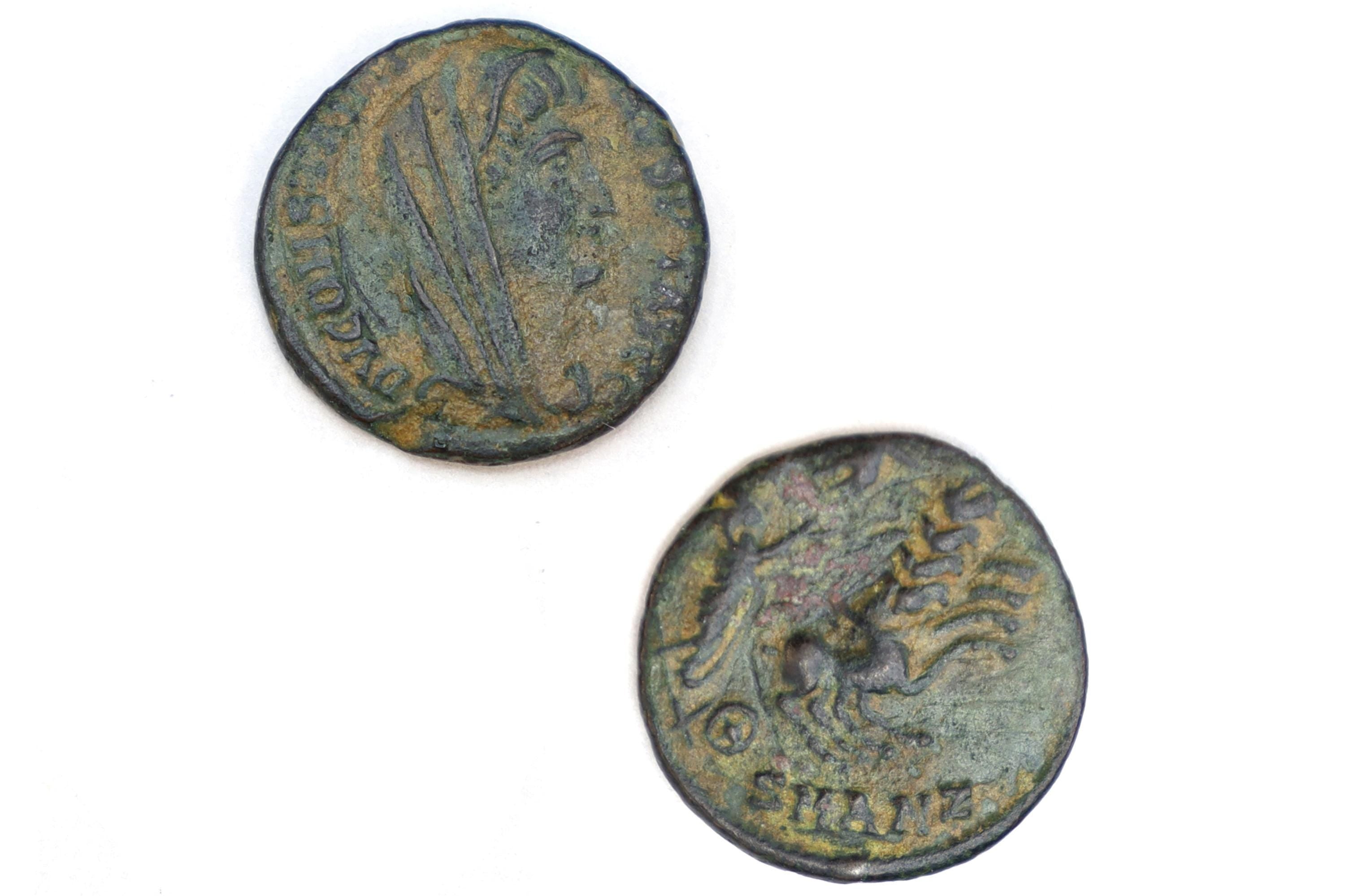 Ancient Rome Bronze Coin Constantine I Deification Issue The Quadriga Chariot, 4th Century AD, Numismatics And Historical Collectibles