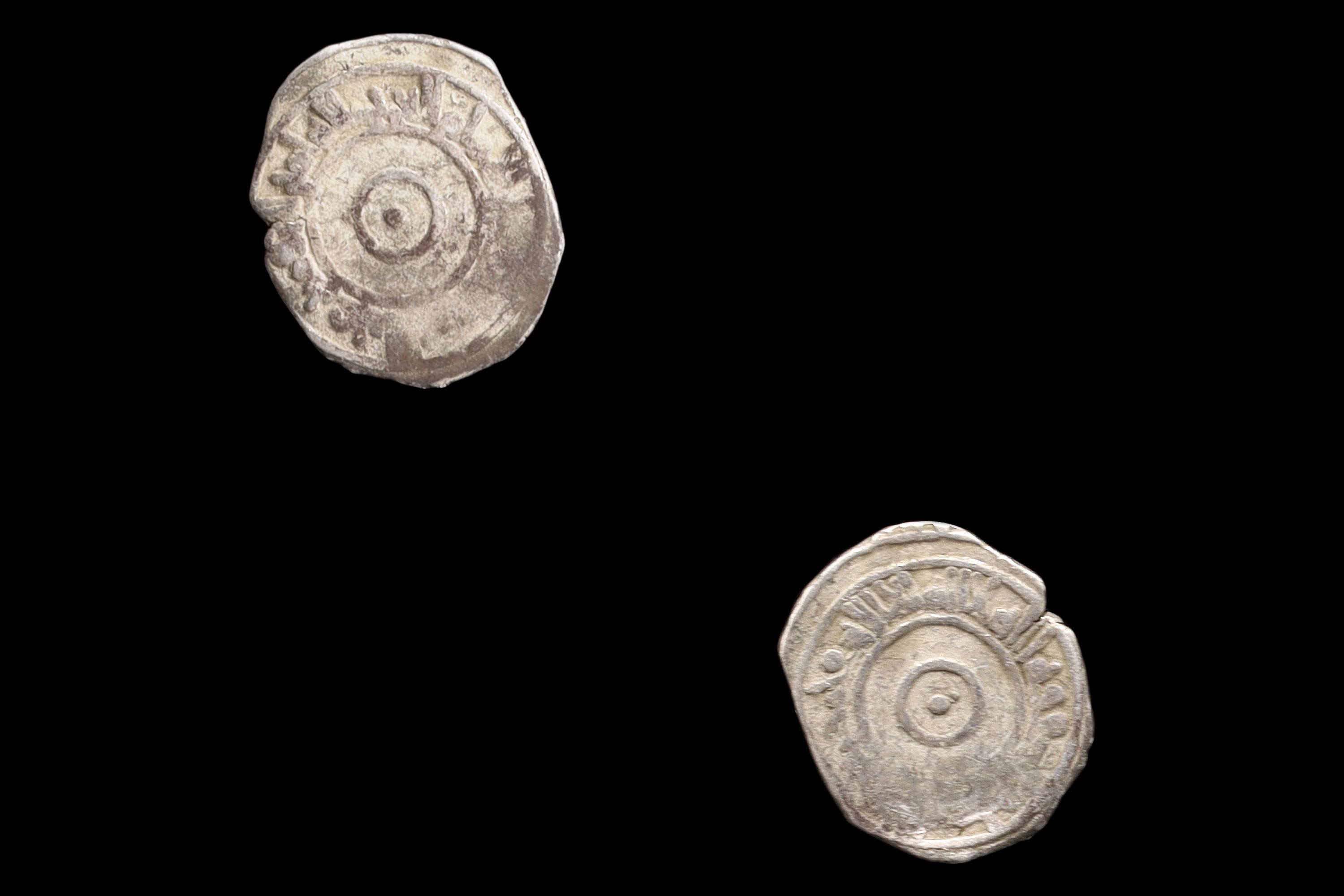 Medieval Egypt, Fatimids, al-Aziz Billeh, Fractional Value Of Half Dirham, Silver Coin With Arabic Calligraphy. Numismatics Collectibles