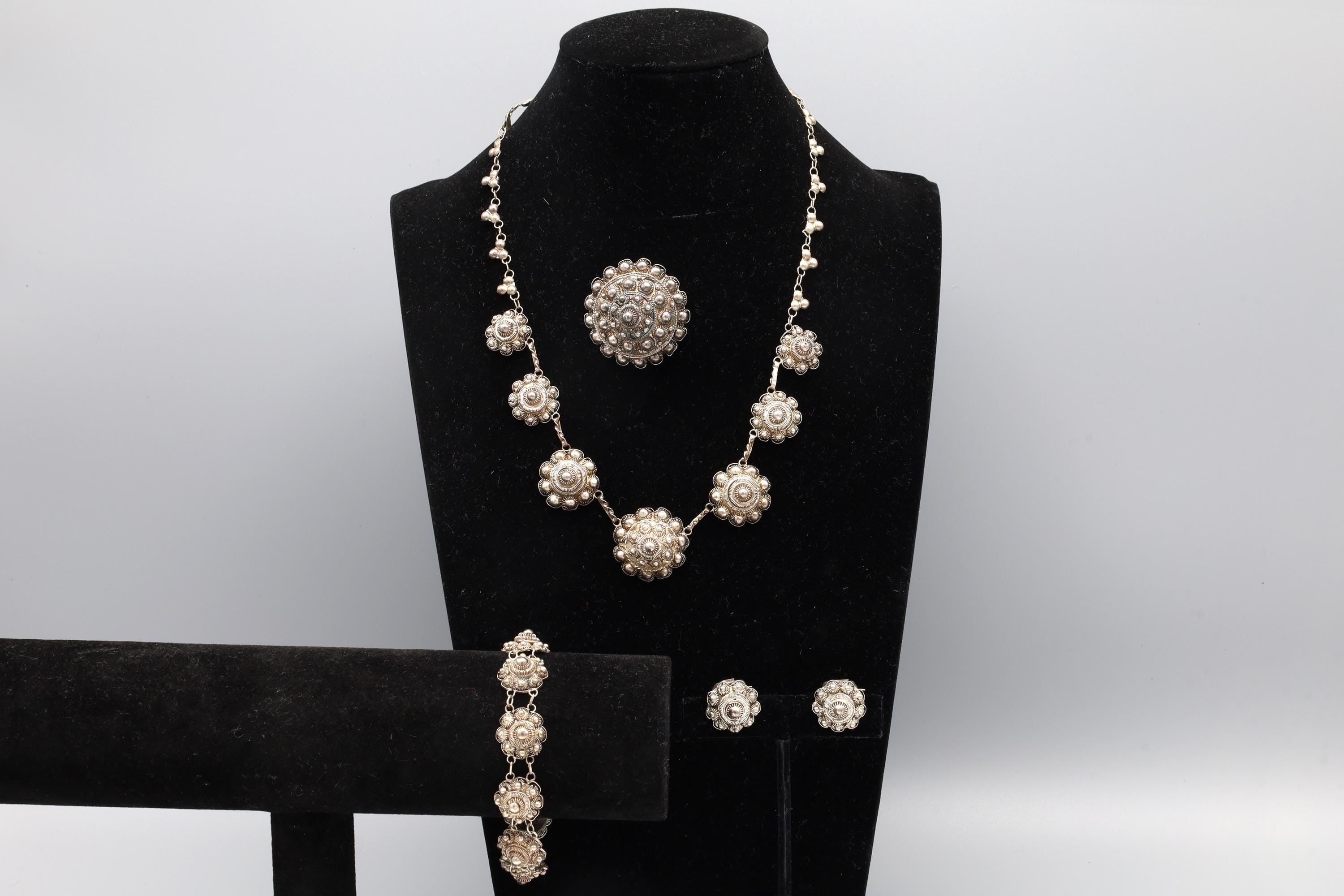 Art Deco Parure Jewelry Set Made With 950 Sterling Silver In Mexico, Cannetille Etruscan Flowers Pattern, Handmade Fashion Accessories
