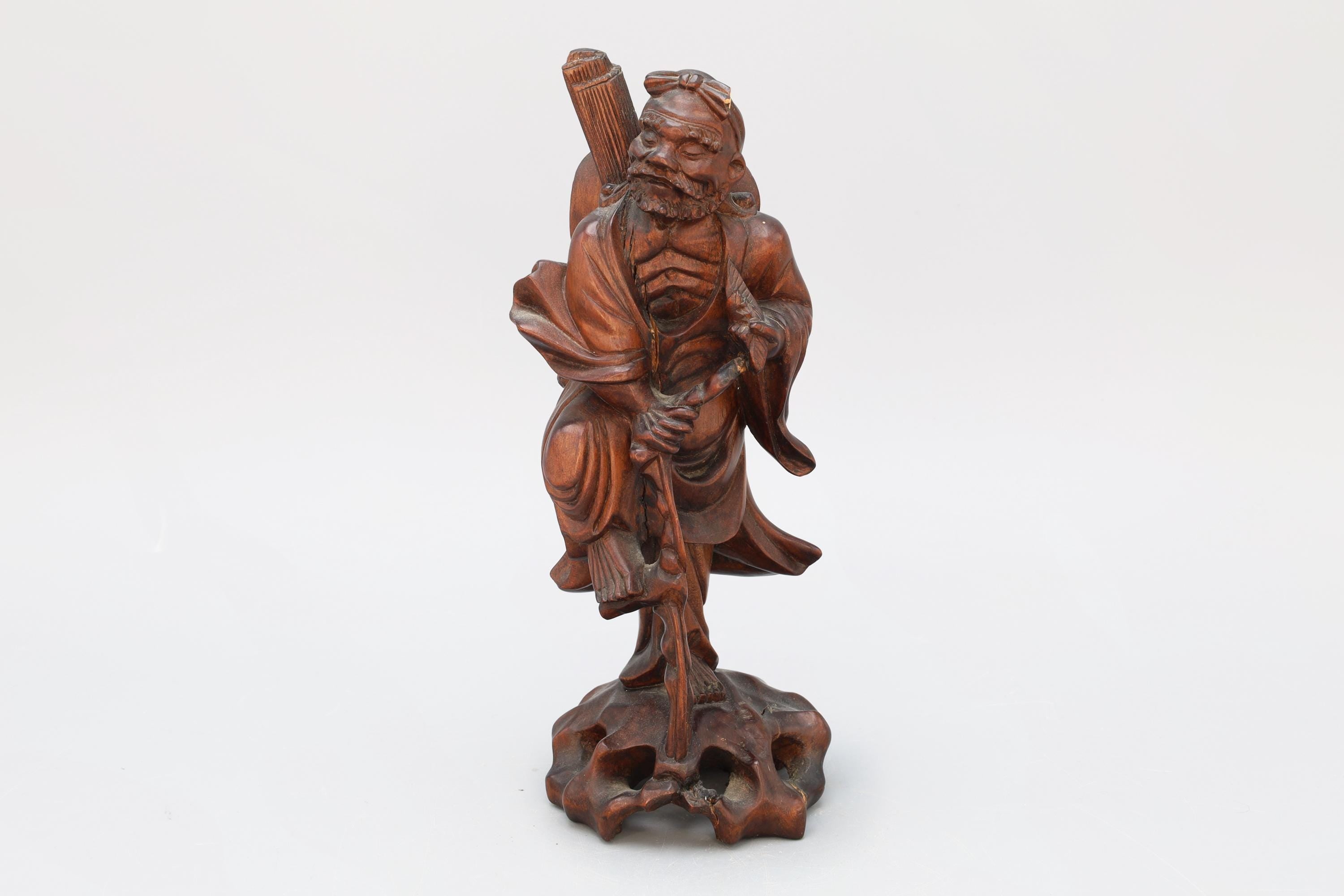 Antique Chinese Carved Wooden Statue Representing The Daoist Immortal Li Tieguai, Beggar Leaning On A Crutch, Oriental Arts And Crafts