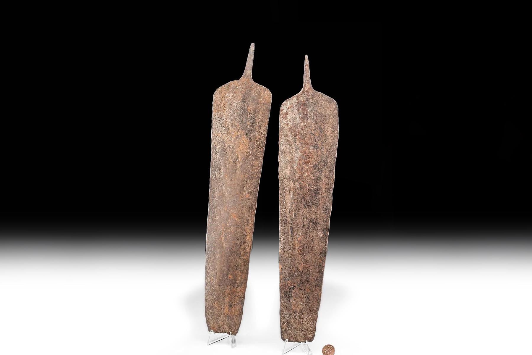 Central Africa, Cameroon, Antique Pair Of Bamileke Forged Iron Hoe Blades Currency Pieces, Rustic Monetary Bars, Collectibles Coins