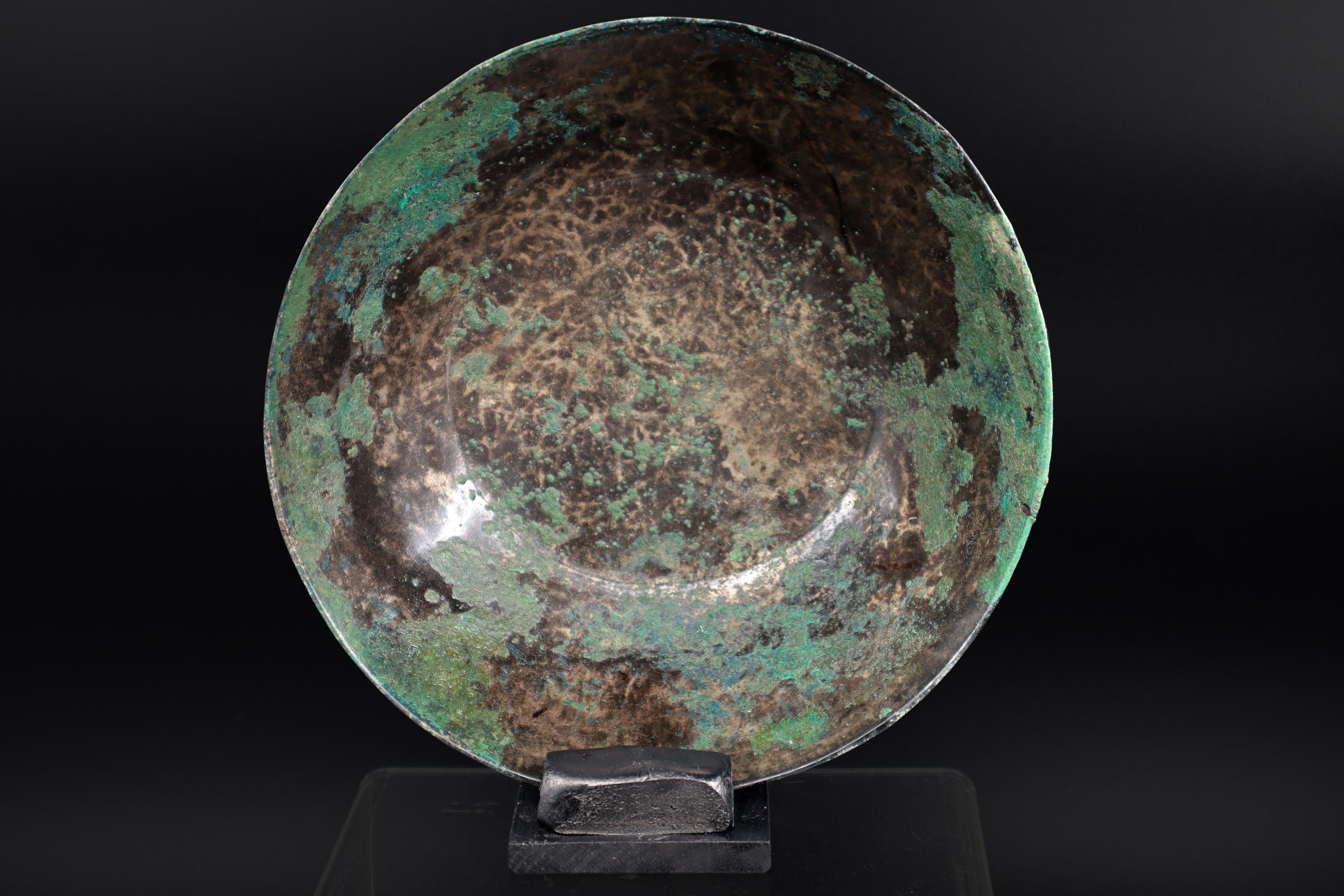 Ancient Near East, Sasanian Empire, Dated As Between The 3rd To 7th Century CE. A Simple Manufacture Bronze Bowl Or Phiale, Antiquities Art