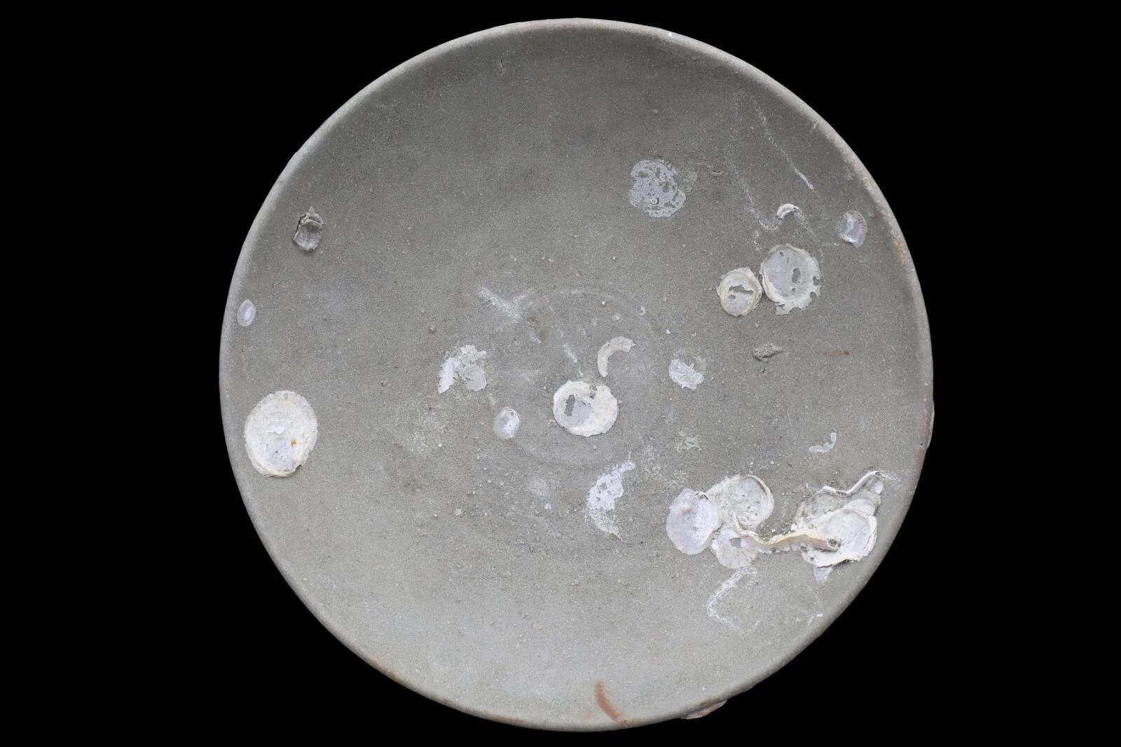 Ancient Ceramic Bowl, Dai Viet, Annam, Vietnam circa 1279 to 1368 AD, around the same period of the Chinese Yuan Dynasty, Shipwreck Pottery