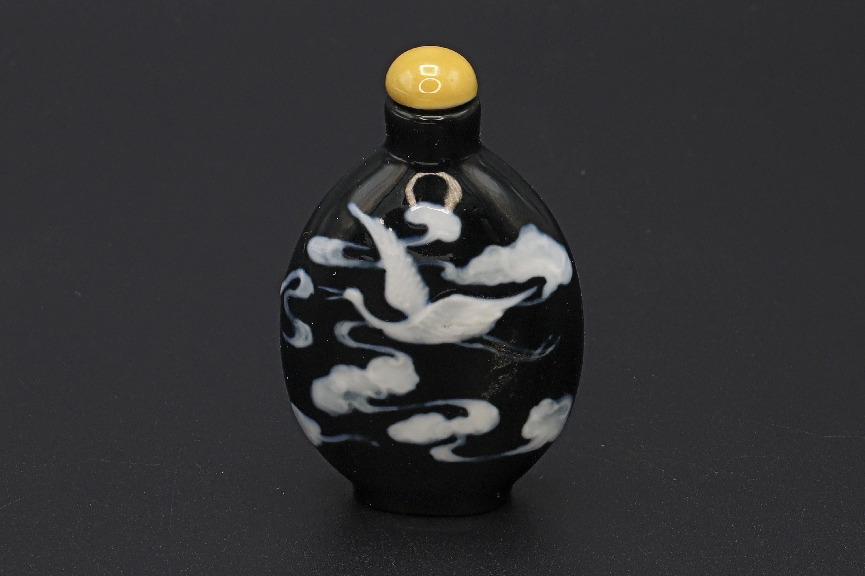 Antique Mid 19th Century Snuff Bottle Black And White Peking Glass With Crane Birds, Good Luck, Asian Oriental Arts, Tobacciana