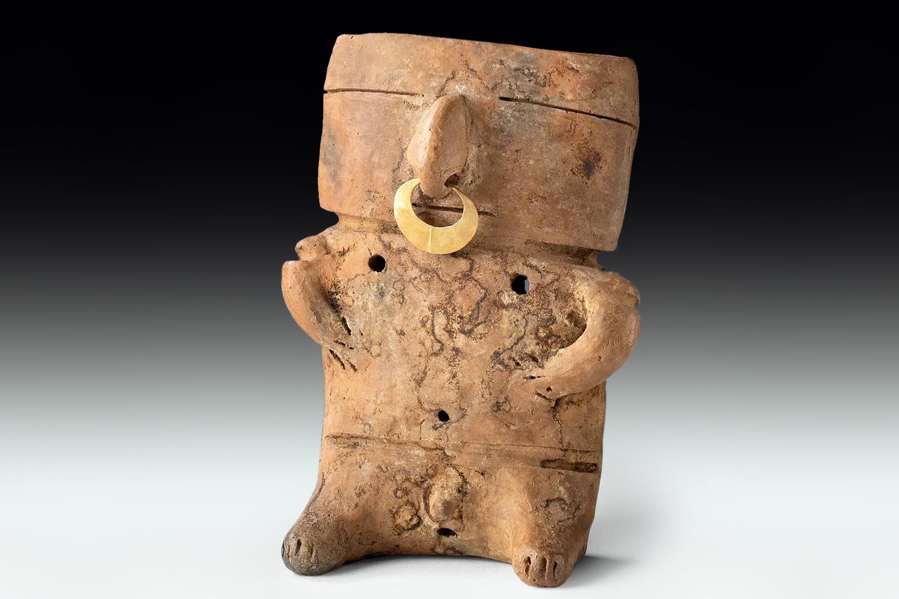Quimbaya, Pre-Columbian Ceramic And 12 Karats Gold Figure Statuette. South America, Colombia Tomb Guardian Circa 13th Century AD Antiquities