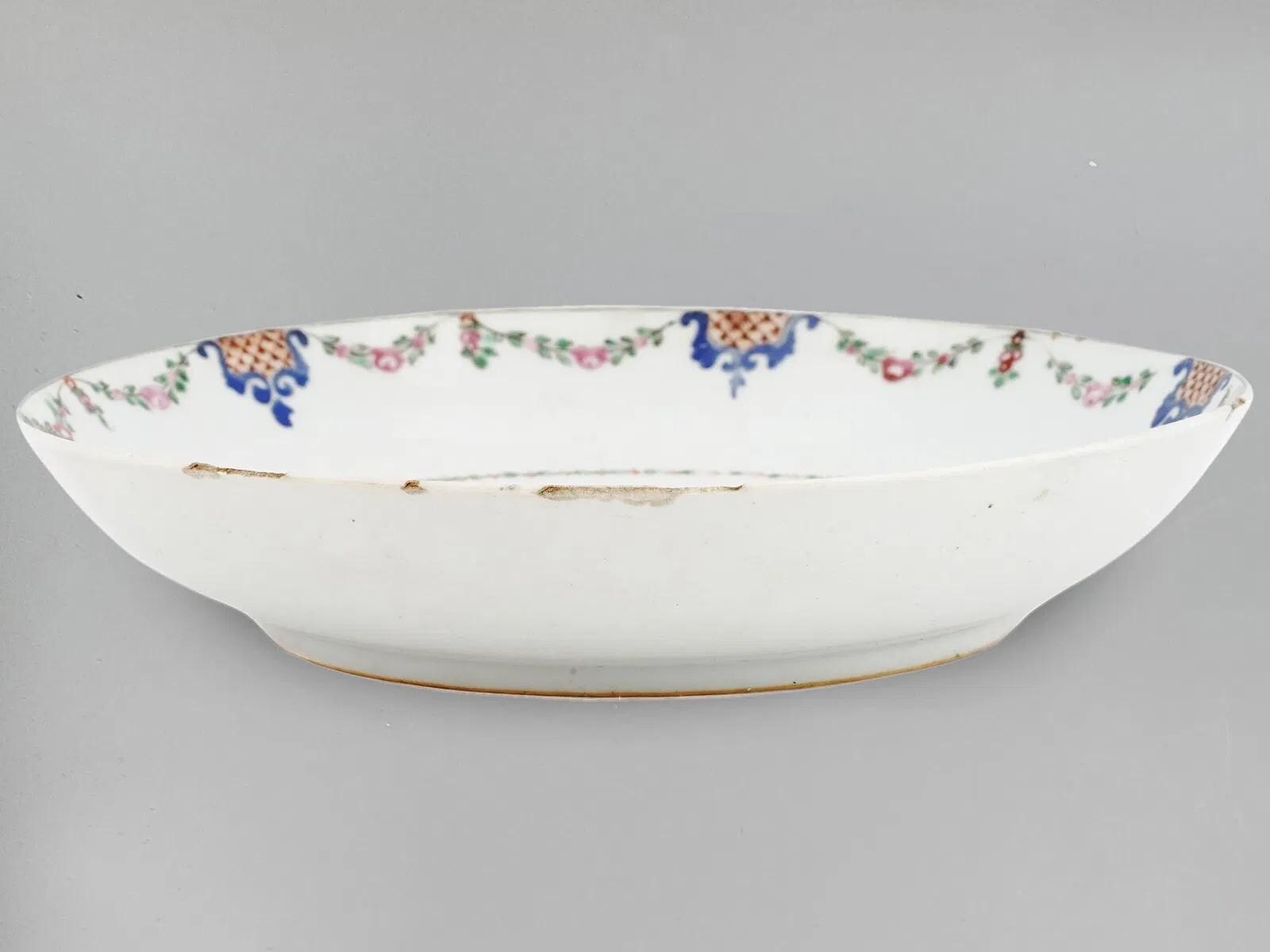 Antique 18th Century Chinese Exports Plate, Qing Dynasty, Early Famille Rose Porcelain Fruit Bowl For The Continental European Markets
