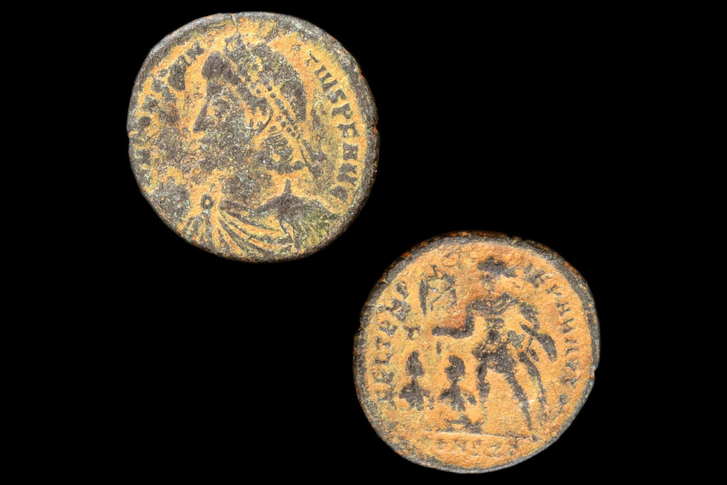 Ancient Roman Empire, A Bronze Coin By Emperor Constantius II, Constantinople Mint 4th Centuiry AD, Numismatics And Historical Collectibles