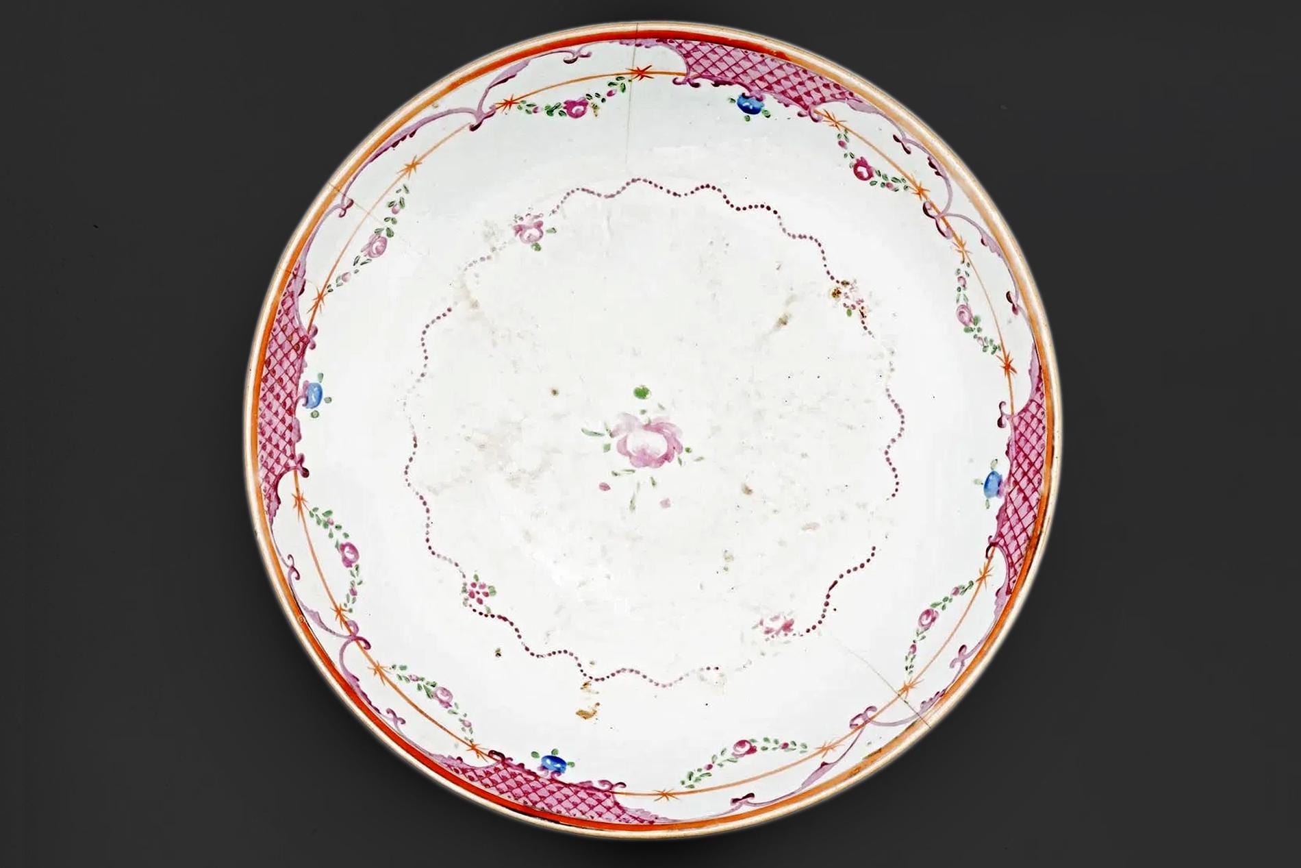 Antique 18th Century Chinese Exports Plate, Qing Dynasty, Early Famille Rose Porcelain Fruit Bowl For The Continental European Markets