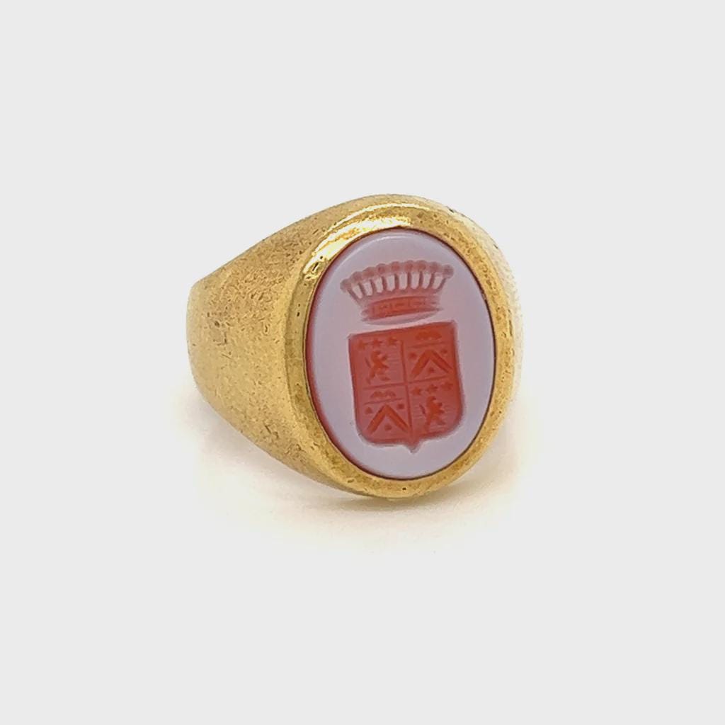 Statement Signet Ring With Famili Crest Intaglio, 14 Kt Yellow Gold Ring Size 4 With Heraldry Coat Of Arms Agate Cabochon, Weight 7.3 grams