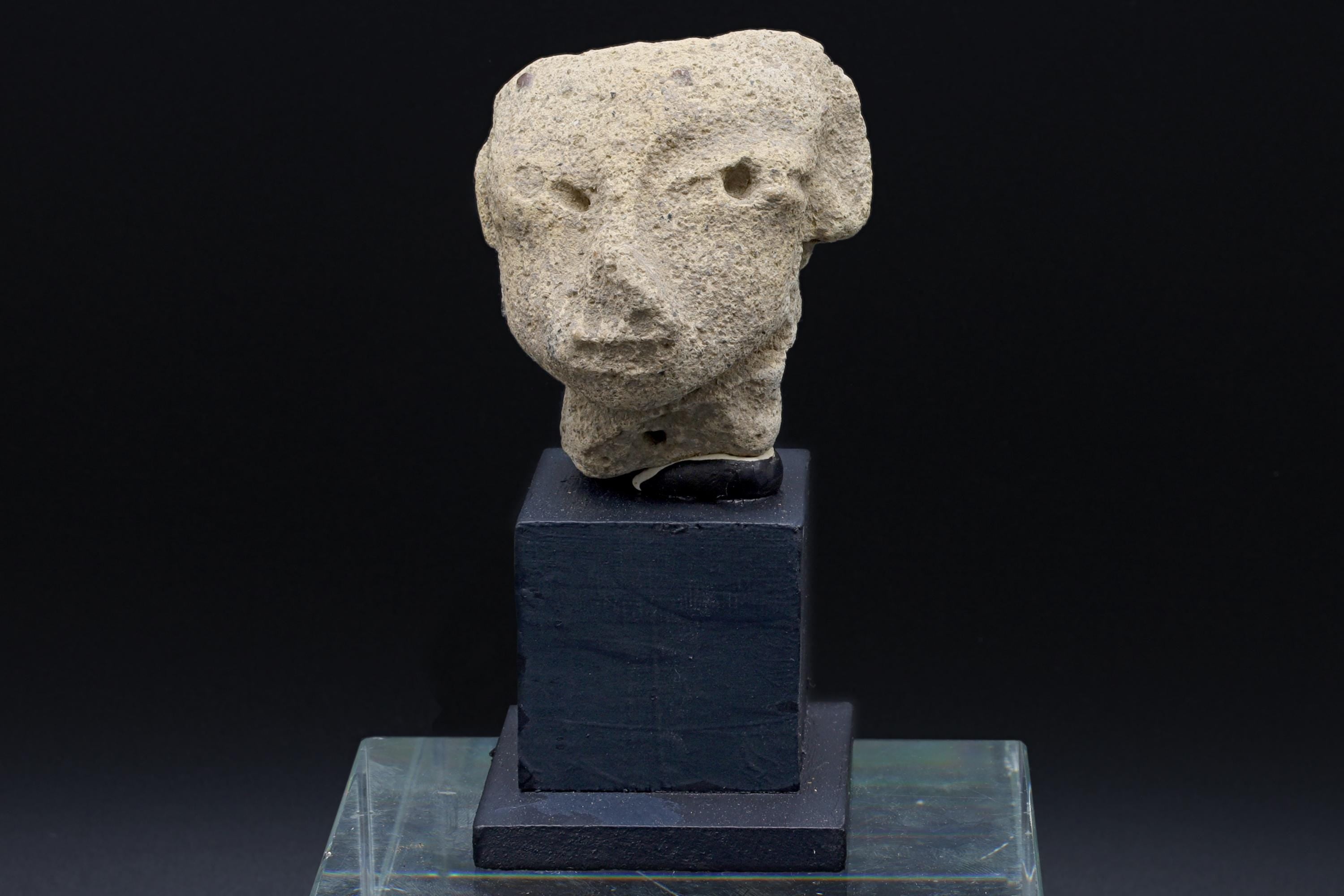 Ancient Huastec Head Figure, Circa 300AD Panuco River Area Style, Veracruz PreColumbian Ceramic Idol Figure On Stand, Prehispanic Mexico